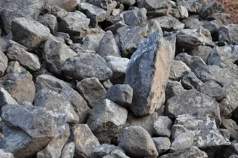 i - 2024-02-14T225928.441