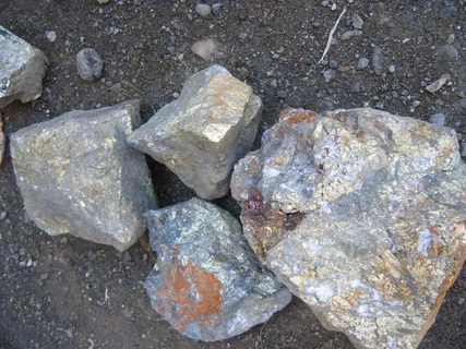 i - 2024-02-14T225935.737